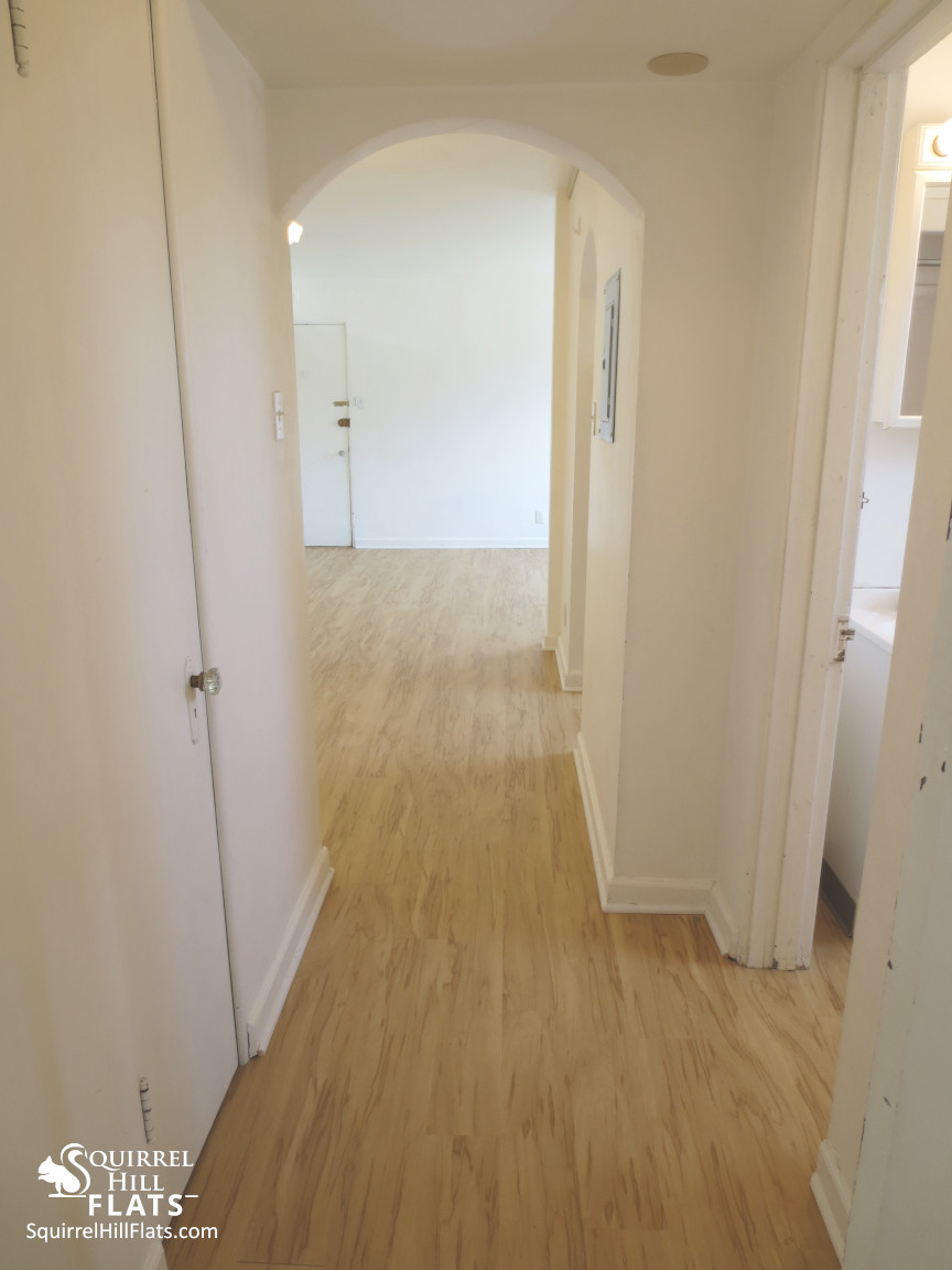 Bright Spacious Apt with Hdwd Flrs