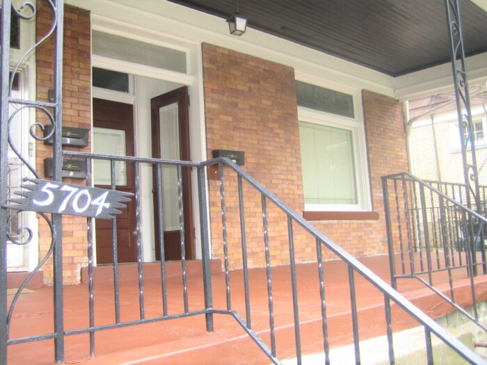 5704 Darlington Front Porch